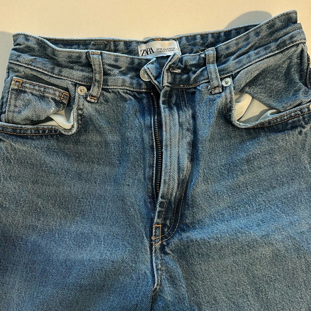 Very long wide leg Jean
